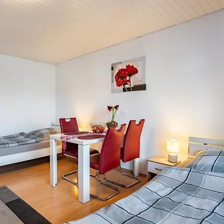 Szafranzimmervermietung 아파트 *